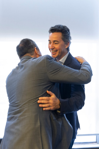 Reunion-para-recibir-fondos-para-la-galeria-vinculante-del-IPEM-432-1