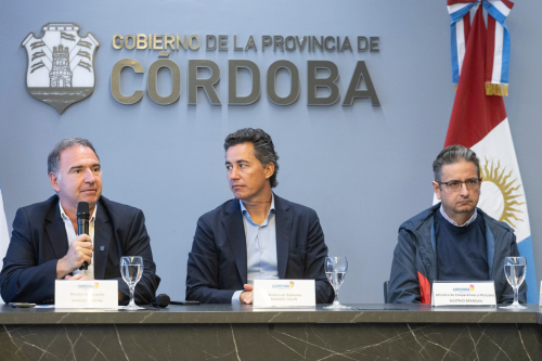 Reunion-para-recibir-fondos-para-la-galeria-vinculante-del-IPEM-432-19