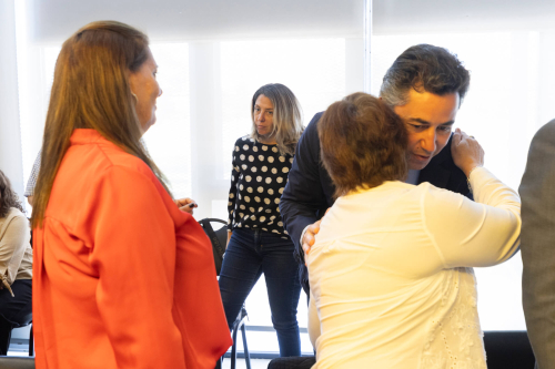 Reunion-para-recibir-fondos-para-la-galeria-vinculante-del-IPEM-432-2